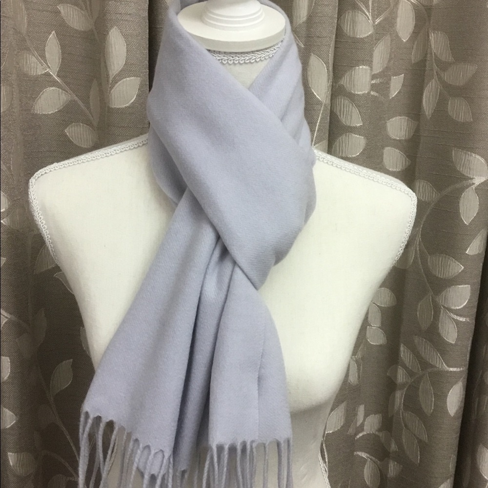 NWOT; Light blue scarf